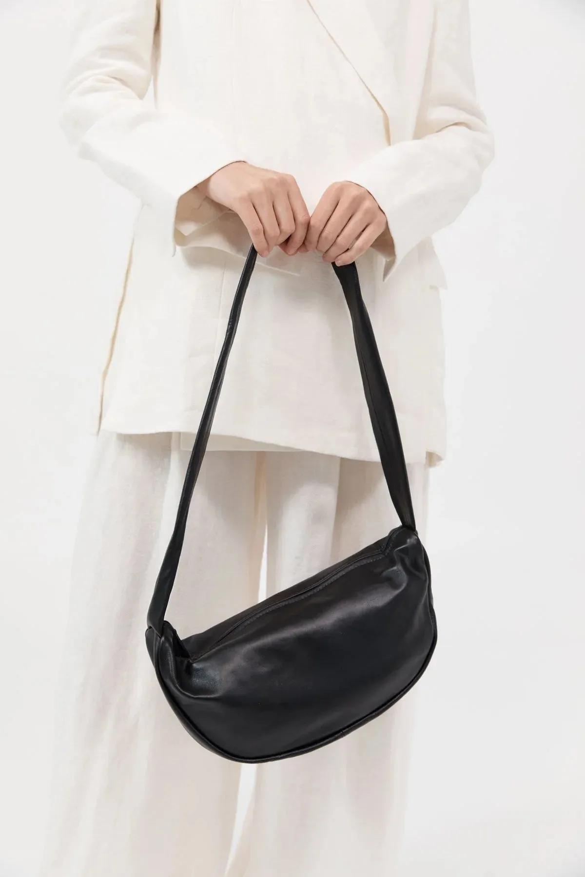 CRESCENT BAG BLACK