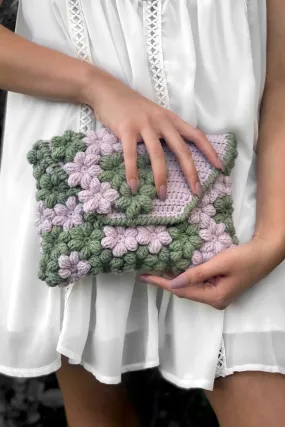 Crochet Floral Clutch (Crochet)