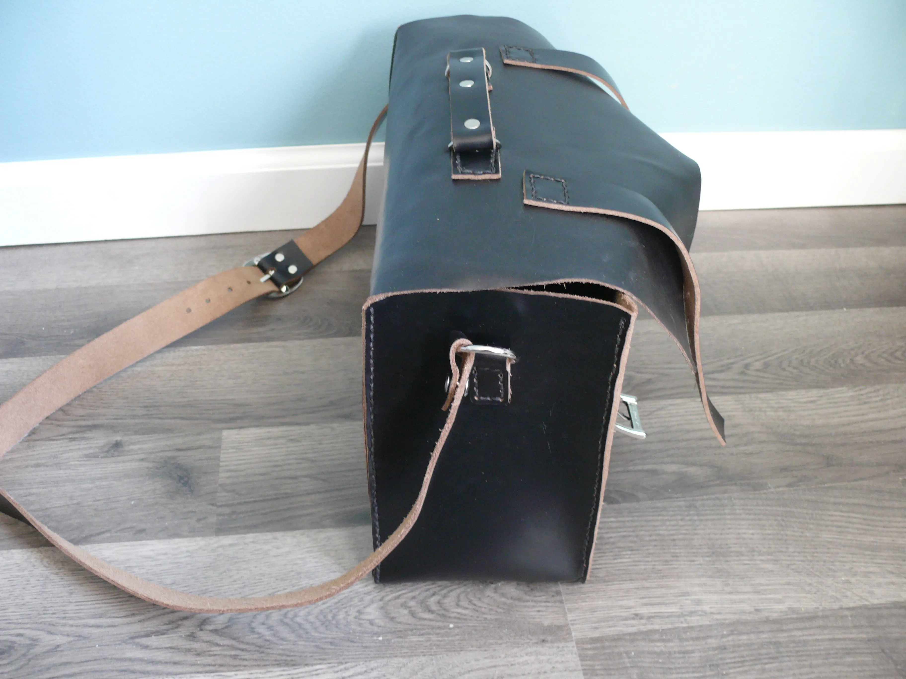 Horween Leather Bag, Messenger Bag, Leather Gift for Him, Handmade Handstitched Bag