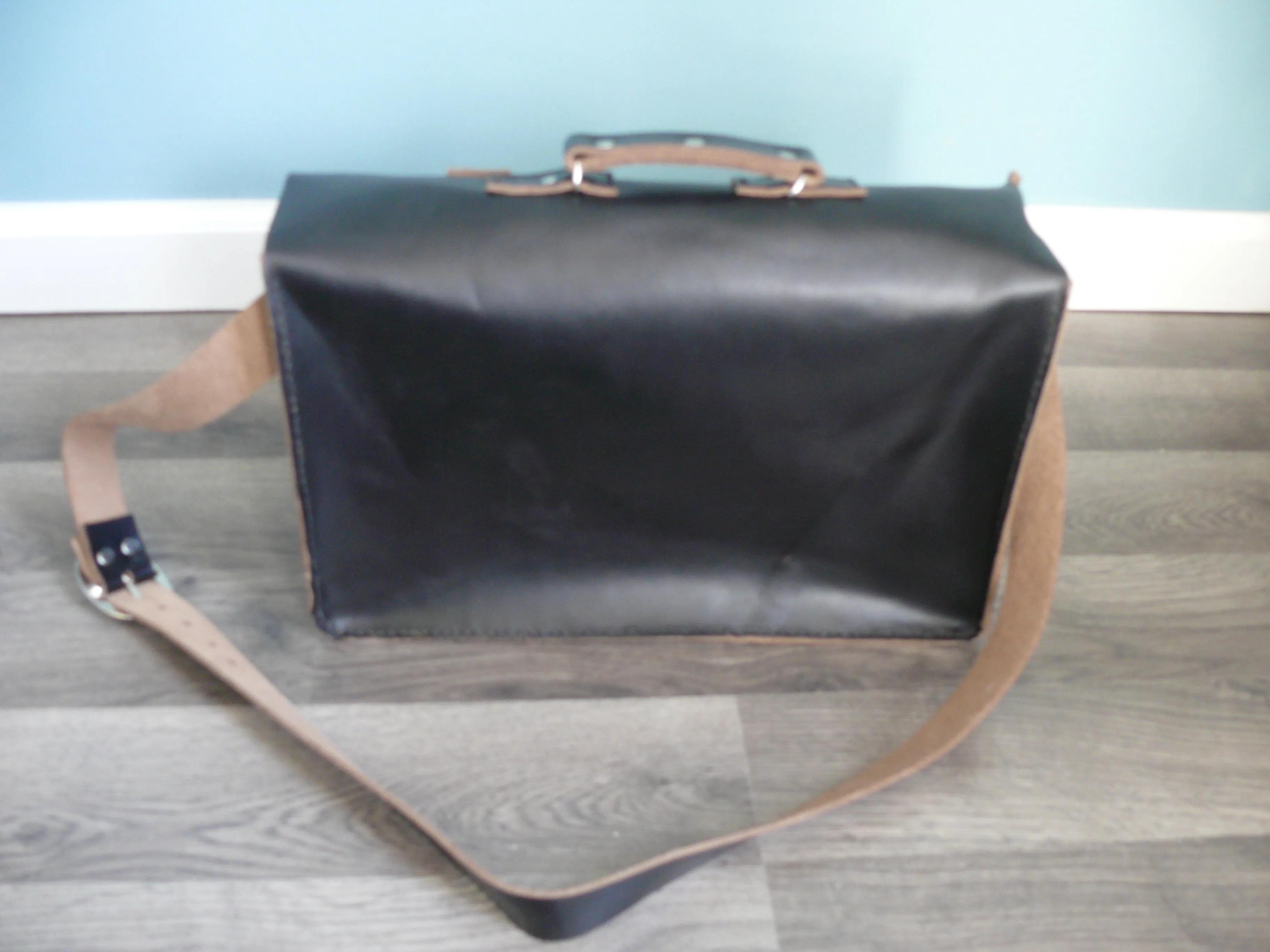 Horween Leather Bag, Messenger Bag, Leather Gift for Him, Handmade Handstitched Bag