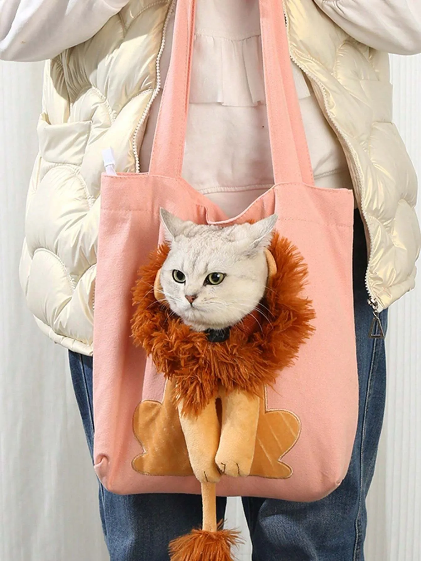 SHEIN 1pc Small Lion Shaped Single-Shoulder Pet Carrier For Small Cats And Dogs With Head Out Design