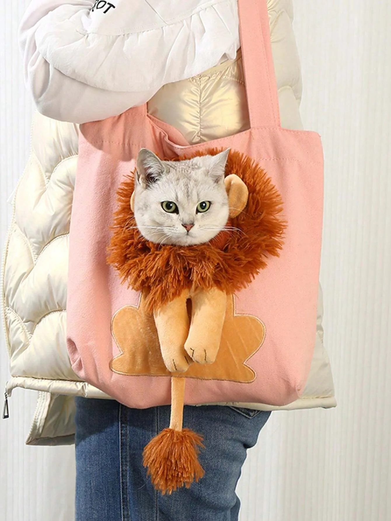 SHEIN 1pc Small Lion Shaped Single-Shoulder Pet Carrier For Small Cats And Dogs With Head Out Design