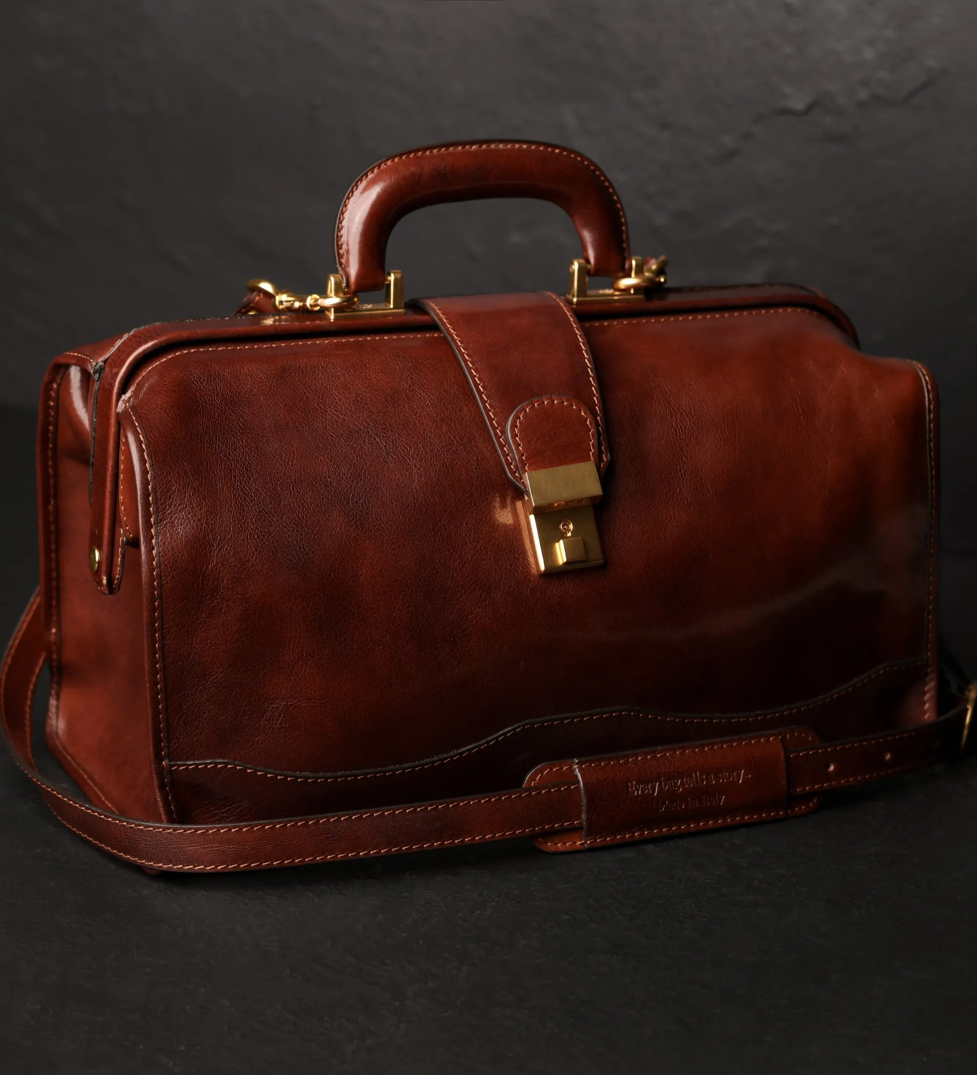 Small Full Grain Italian Leather Doctor Bag - David Copperfield