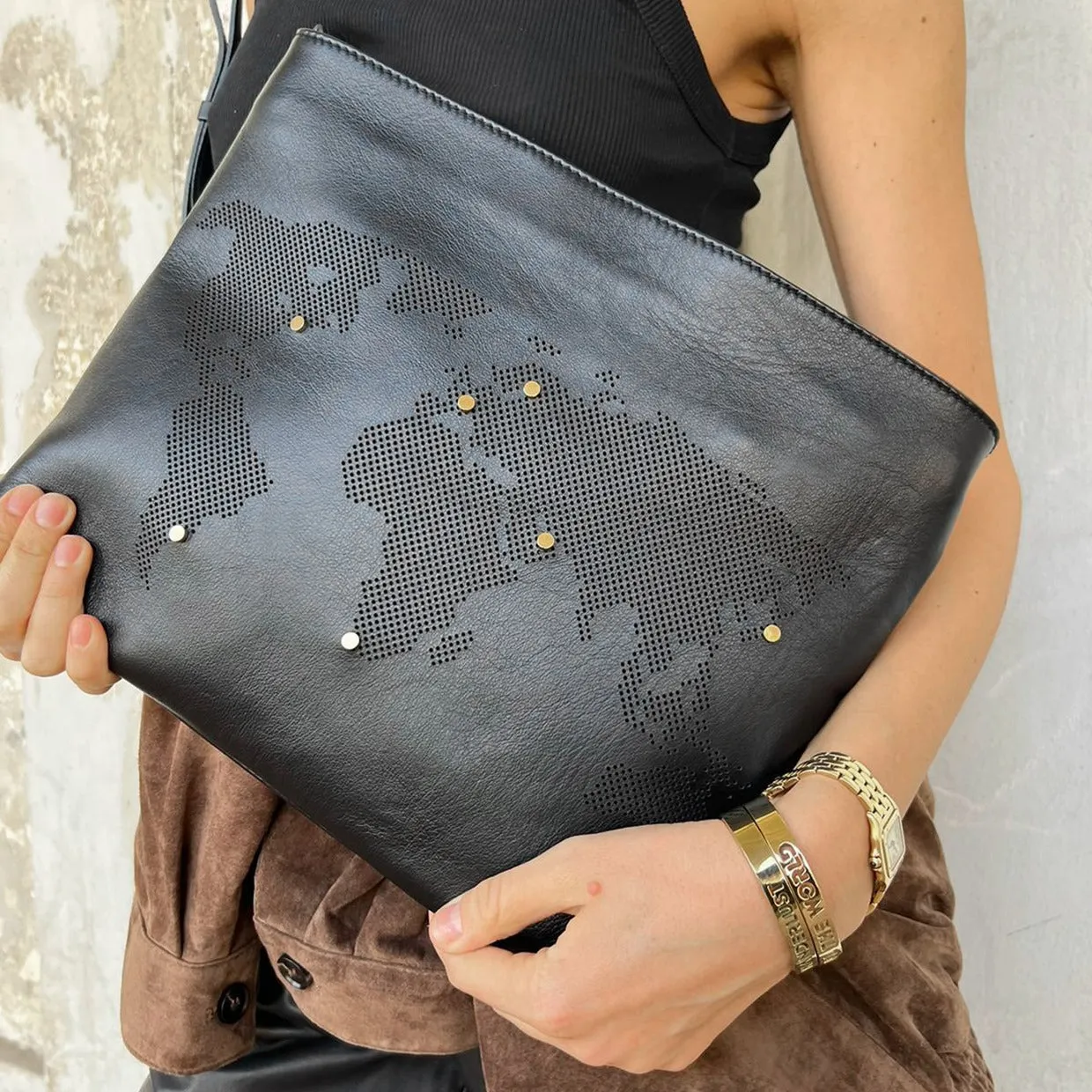 WORLD MAP CLUTCH BLACK